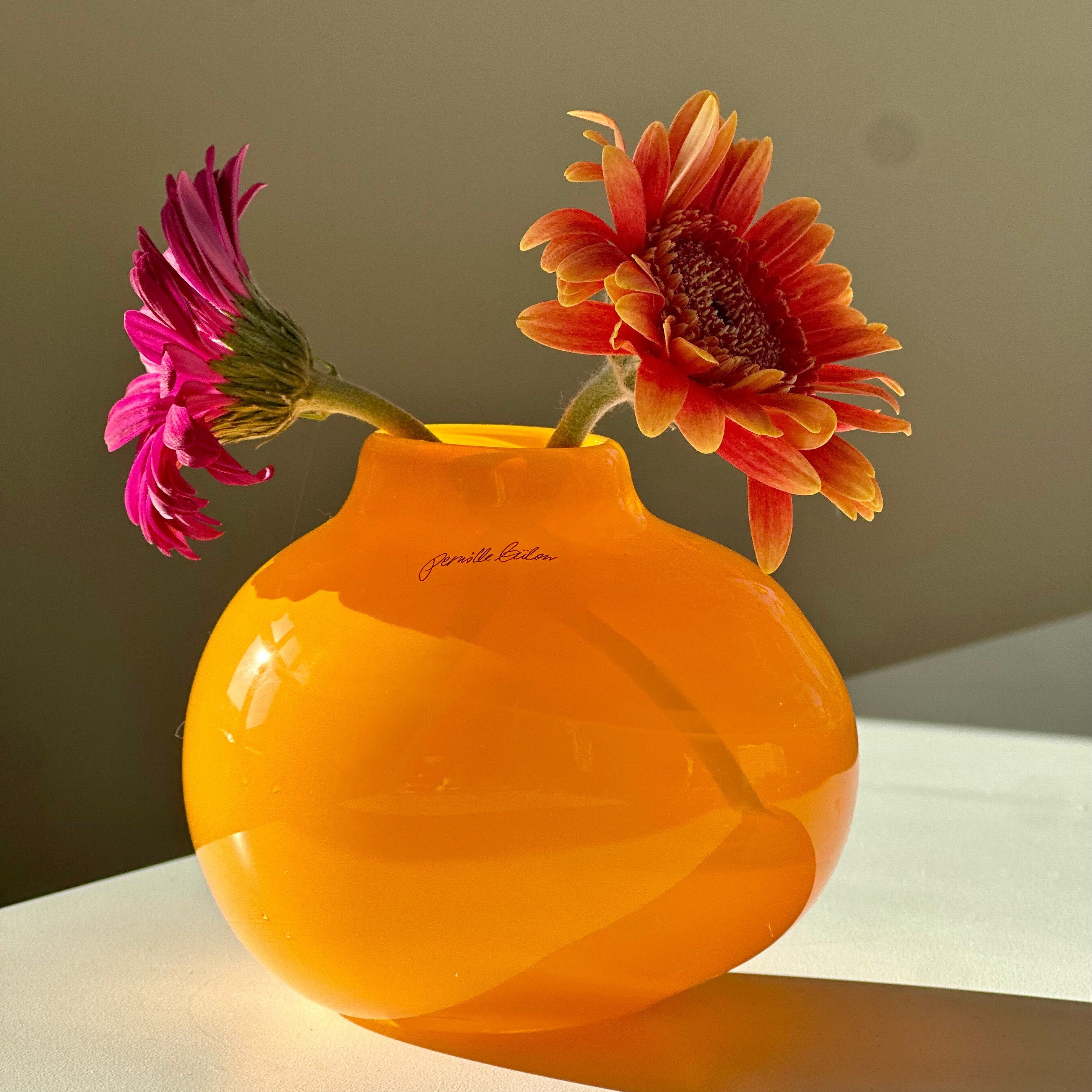 Bird vase, orange — designed by Pernille Bülow and handmade on Bor... – Pernille Bülow A/S