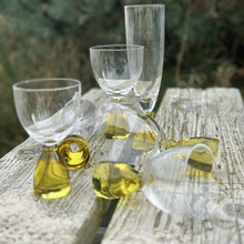 DotCom white wine glass, yellow